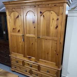 Solid Pine Triple Wardrobe (Fully Dismantles)